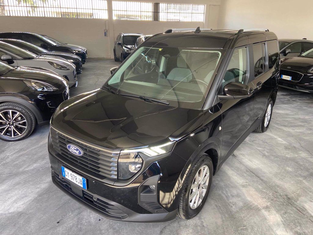 FORD Tourneo Courier 1.0 EcoBoost Titanium